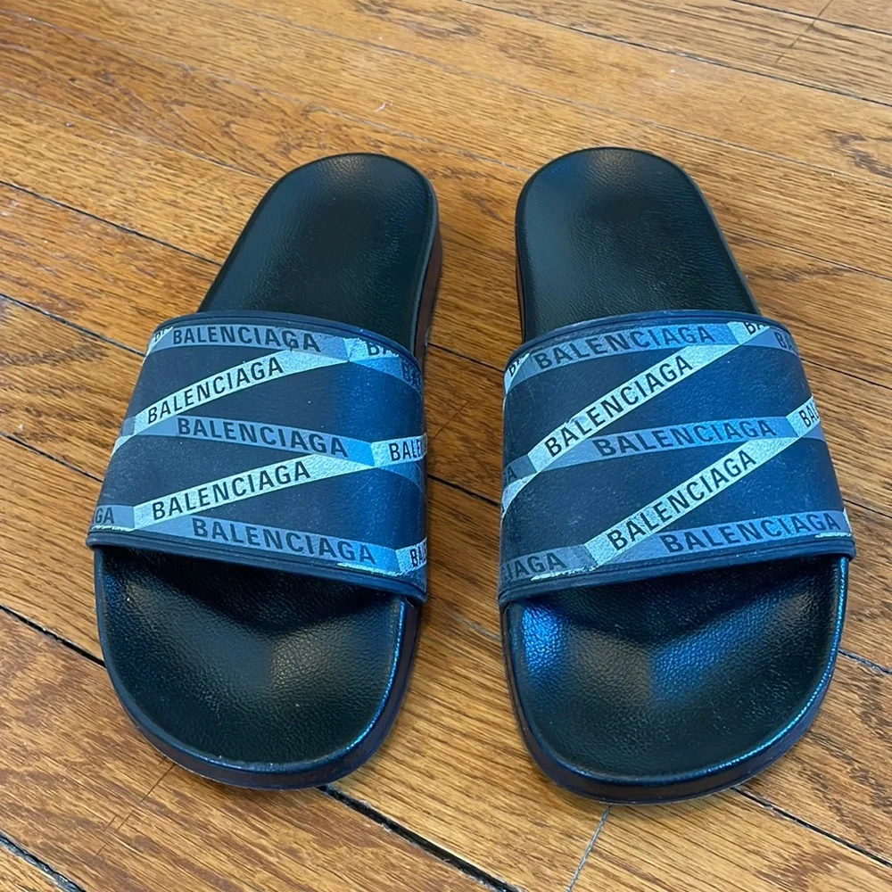Balenciaga Men’s Pool Slides Size 9. VGUC.